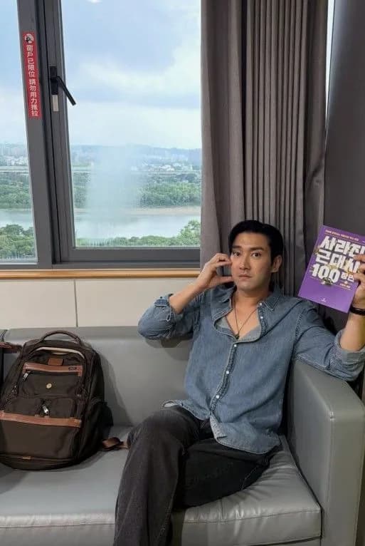 Choi Siwon Reflects on Korean Modern History