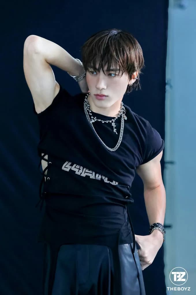 THE BOYZ Eric Calls Out 30 Daily Sasaeng Messages